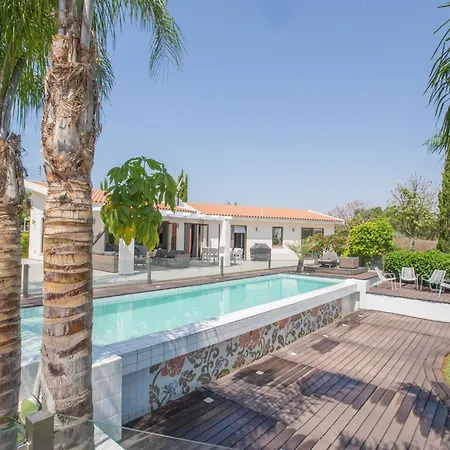 4-schlafzimmer-villa Mit Pool Im Zentrum Von By Interhome Дом отдыха Протарас