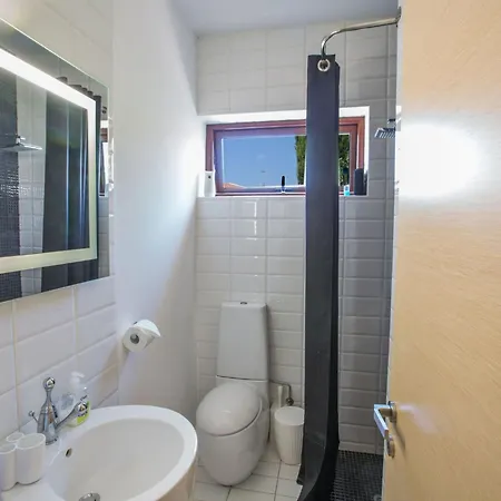 4-schlafzimmer-villa Mit Pool Im Zentrum Von By Interhome Protaras