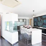 Σπίτι διακοπών 4-schlafzimmer-villa Mit Pool Im Zentrum Von By Interhome *