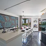 Σπίτι διακοπών 4-schlafzimmer-villa Mit Pool Im Zentrum Von By Interhome