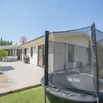 4-schlafzimmer-villa Mit Pool Im Zentrum Von By Interhome *