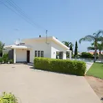 4-schlafzimmer-villa Mit Pool Im Zentrum Von By Interhome Σπίτι διακοπών *