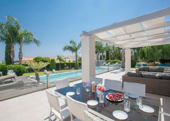 Casa vacanze 4-schlafzimmer-villa Mit Pool Im Zentrum Von By Interhome Protaras