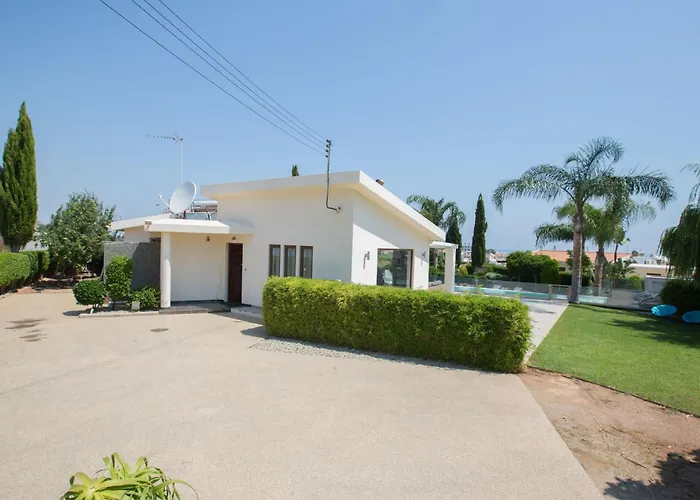 4-schlafzimmer-villa Mit Pool Im Zentrum Von By Interhome Dom wakacyjny *